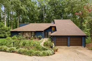 1115 Lake Dr, Roswell, GA 30075 - Photo 1