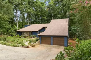 1115 Lake Dr, Roswell, GA 30075 - Photo 3
