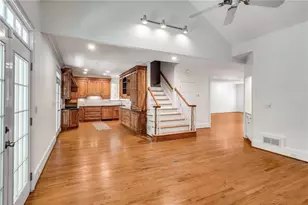 448 Ivy Park Ln Ln NE, Atlanta, GA 30342 - Photo 9