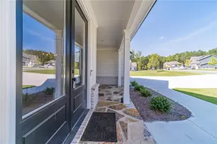 907 Bessie Ct, Loganville, GA 30052 - Photo 9