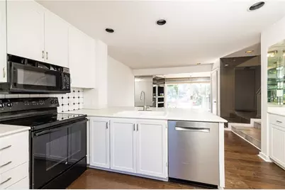 1018 Riverbend Club Drive SE #18, Atlanta, GA 30339 - Photo 7