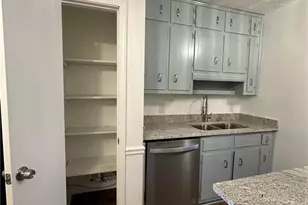 5172 Ridge Forest Dr, Stone Mountain, GA 30083 - Photo 13