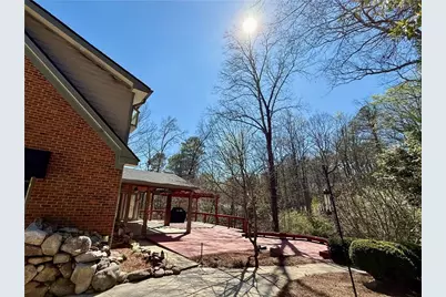7300 Chattahoochee Bluff Drive, Atlanta, GA 30350 - Photo 23