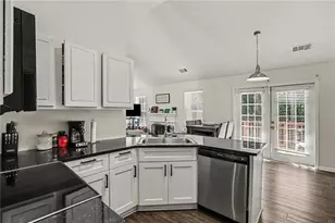 4925 Sunny Ridge Ct, Flowery Branch, GA 30542 - Photo 11