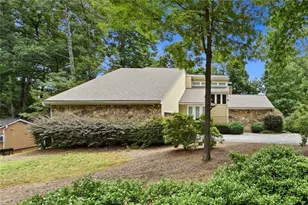 2990 Ascot Ln, Roswell, GA 30076 - Photo 1