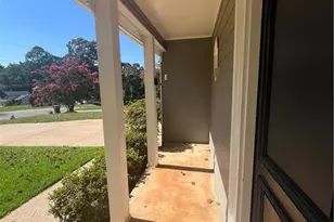 382 Charleston Ln, Lawrenceville, GA 30046 - Photo 3