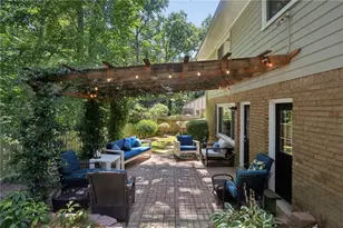 4357 Bishop Hollow Ct, Dunwoody, GA 30338 - Photo 9