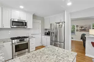 4357 Bishop Hollow Ct, Dunwoody, GA 30338 - Photo 15