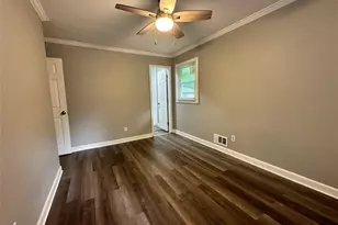 8153 Attleboro Dr, Jonesboro, GA 30238 - Photo 11