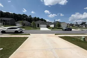 174 Woodbrook Trl, Newnan, GA 30265 - Photo 3