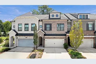 300 Walker Avenue, Roswell, GA 30076 - Photo 1