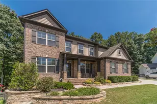 9240 Holly Wood Dr, Gainesville, GA 30506 - Photo 5