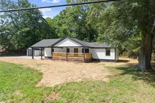 2443 Old Cornelia Hwy, Gainesville, GA 30507 - Photo 5