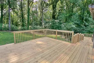 5575 Lake Forrest Dr, Atlanta, GA 30342 - Photo 23