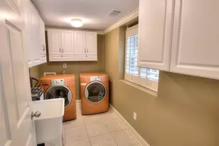 5575 Lake Forrest Dr, Atlanta, GA 30342 - Photo 19