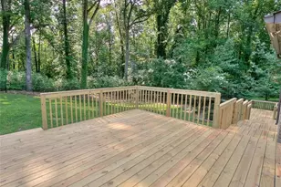 5575 Lake Forrest Dr, Atlanta, GA 30342 - Photo 23