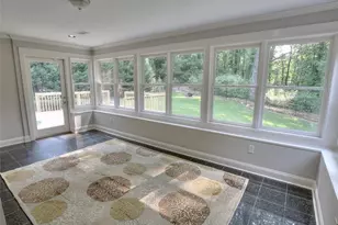 5575 Lake Forrest Dr, Atlanta, GA 30342 - Photo 11
