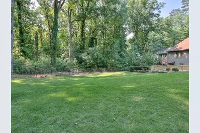 5575 Lake Forrest Drive, Atlanta, GA 30342 - Photo 25