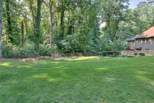 5575 Lake Forrest Dr, Atlanta, GA 30342 - Photo 25