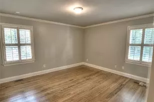 5575 Lake Forrest Dr, Atlanta, GA 30342 - Photo 15