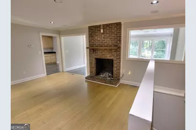 5575 Lake Forrest Drive, Atlanta, GA 30342 - Photo 9
