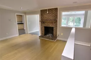 5575 Lake Forrest Dr, Atlanta, GA 30342 - Photo 9