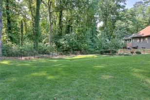5575 Lake Forrest Dr, Atlanta, GA 30342 - Photo 25