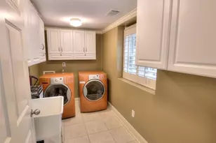 5575 Lake Forrest Dr, Atlanta, GA 30342 - Photo 19