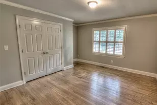 5575 Lake Forrest Dr, Atlanta, GA 30342 - Photo 13
