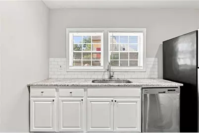 1357 Lorenzo Drive SW, Atlanta, GA 30310 - Photo 9