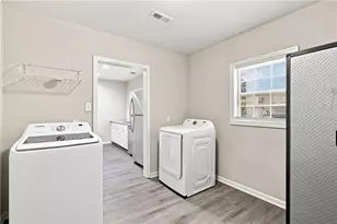 1357 Lorenzo Dr SW, Atlanta, GA 30310 - Photo 13