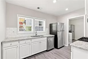 1357 Lorenzo Dr SW, Atlanta, GA 30310 - Photo 7
