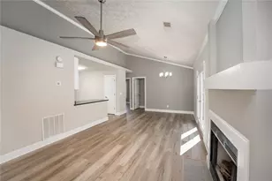 1318 Yorkshire Ln, Woodstock, GA 30188 - Photo 5