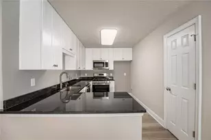 1318 Yorkshire Ln, Woodstock, GA 30188 - Photo 15