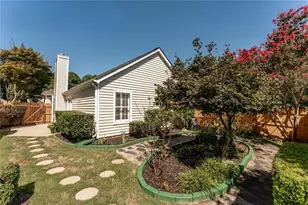 1318 Yorkshire Ln, Woodstock, GA 30188 - Photo 31