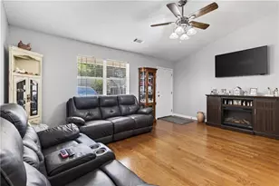 2915 Florence Dr, Gainesville, GA 30504 - Photo 5