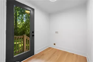 138 W Dixie Ave SE, Marietta, GA 30008 - Photo 13