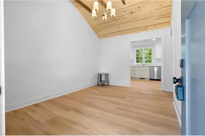 138 W Dixie Avenue SE, Marietta, GA 30008 - Photo 5