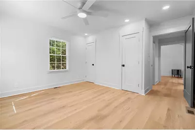 138 W Dixie Avenue SE, Marietta, GA 30008 - Photo 15