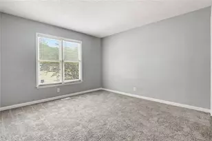 384 Lakeridge Ct, Riverdale, GA 30274 - Photo 15