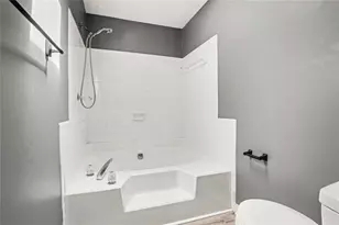 384 Lakeridge Ct, Riverdale, GA 30274 - Photo 13