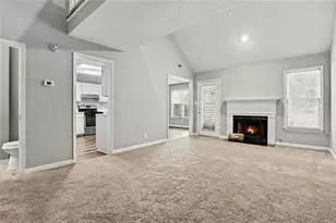 384 Lakeridge Ct, Riverdale, GA 30274 - Photo 3