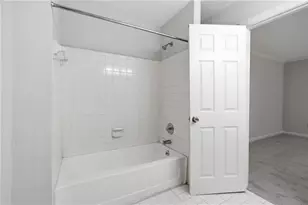 7500 Roswell Rd, Sandy Springs, GA 30350 - Photo 17