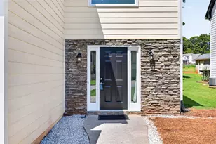 1975 Watercrest Cir, Lawrenceville, GA 30043 - Photo 3