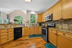 230 Ridge Bluff Ln, Suwanee, GA 30024 - Photo 17