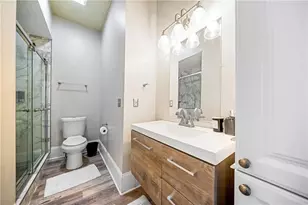 1099 Center St NW, Atlanta, GA 30318 - Photo 11