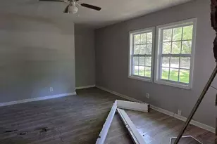 1627 Hasty Pl, Atlanta, GA 30318 - Photo 5