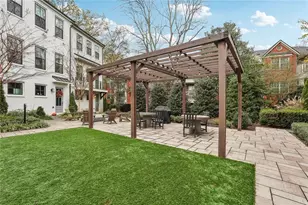 193 Chestnut Cir, Atlanta, GA 30342 - Photo 45