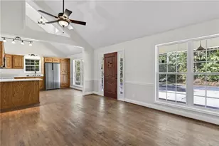 825 Rue Fluer De Lis, Lavonia, GA 30553 - Photo 9