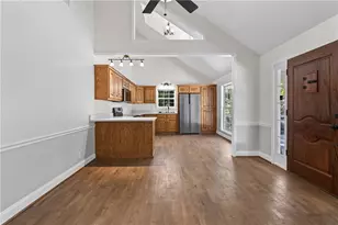 825 Rue Fluer De Lis, Lavonia, GA 30553 - Photo 11